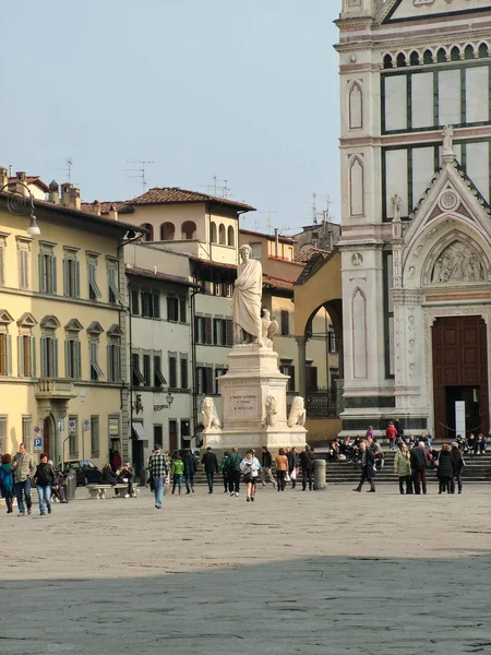 Monumento a Dante Alighieri en Florencia — Foto de Stock