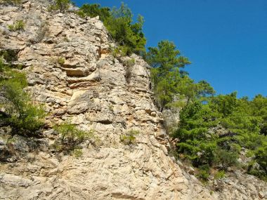 Pines uçuruma Türkiye'de Toros dağlarının üzerinde