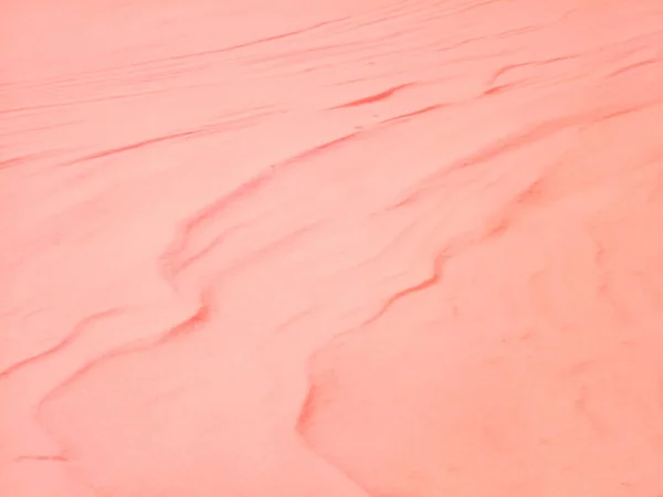 Schatten Muster Und Linien Auf Der Schneeoberfläche Rote Farbe Mit — Stockfoto