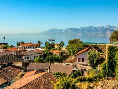 Antalya 'nın eski Kaleici ilçesinden deniz körfezine görüntü