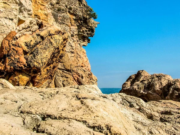 Rocas Colores Tempranos Costa Mediterránea Una Playa Salvaje Pueblo Beldibi —  Fotos de Stock