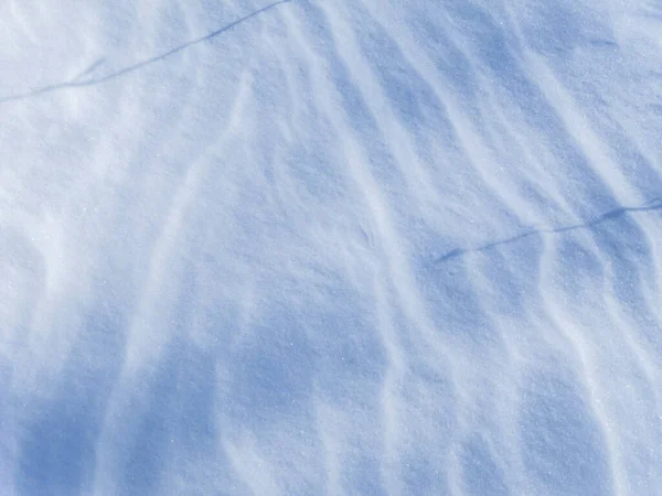 Sombras Patrones Líneas Superficie Nieve Textura Antecedentes Tonificado Azul Blanco —  Fotos de Stock