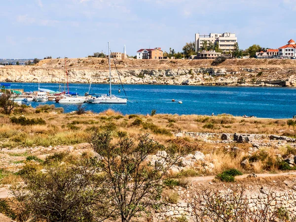 Baia Mare Blu Con Barche Yacht Circondata Spiagge Steppa Vista — Foto Stock