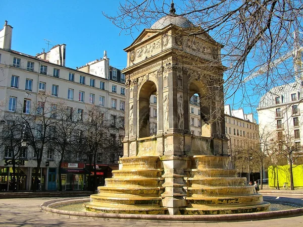 Paris France March 2014 Fountaine Des Innocents Les Halles Quarter — Stock Photo, Image