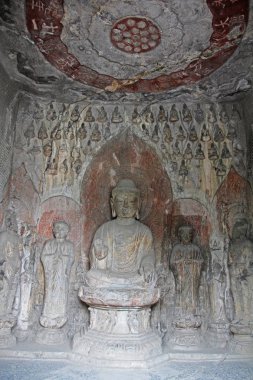 Buda'nın heykeli kaya oyma Longmen mağarasını, Luoyang, Çin