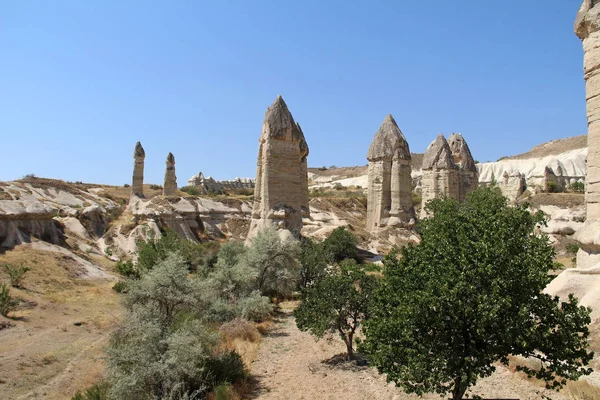 Aşk Vadisi Göreme Köyü, Türkiye'de. Kırsal Cappadocia manzara. Taş Goreme, Nevsehir ev sahipliği yapmaktadır. Kırsal yaşam tarzı.