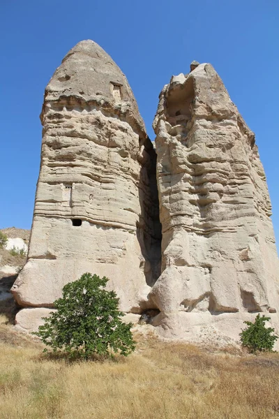 Kärlek valley Göreme village, Turkiet. Landsbygdens Cappadocia landskap. Stenhus i Goreme, Cappadocia. Landsbygden livsstil. — Stockfoto