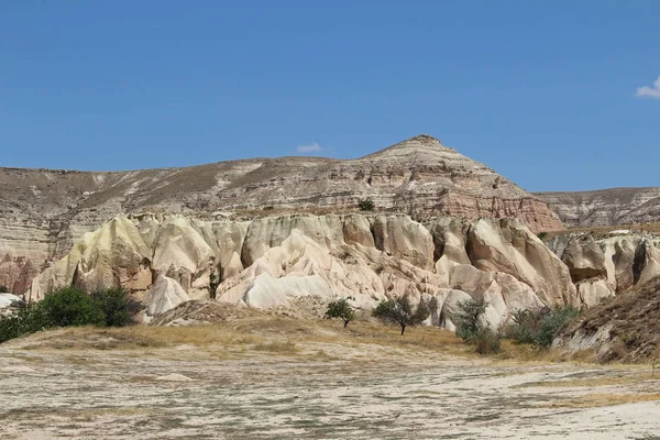 Doğal Vadisi Göreme Kapadokya, Türkiye'de volkanik tüf taş kayalarda.