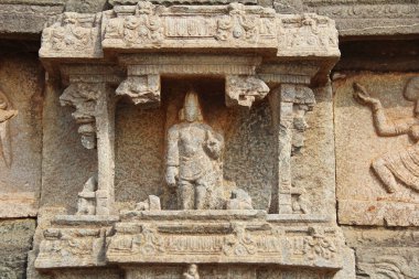 Hampi, Karnataka, Hindistan - 20 Ekim 2017: Mahanavami Dibba - büyük Platform Unesco Dünya Mirası Sit Alanı Bas-reliefs.