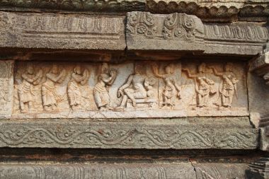Hampi, Karnataka, Hindistan - 20 Ekim 2017: Mahanavami Dibba - büyük Platform Unesco Dünya Mirası Sit Alanı Bas-reliefs.