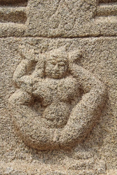 Płaskorzeźby kamień na ścianach świątyni Rayas Achyuta o kurtyzany 's Street - Sule Bazaar w Hampi, Karnataka, Indie. — Zdjęcie stockowe