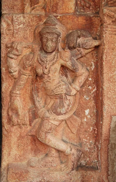 Steinreliefs an den Wänden des Tempelkomplexes Hemakuta-Hügel in Hampi, Karnataka, Indien. — Stockfoto