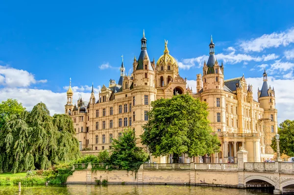 Palacio Schwerin en estilo romántico de arquitectura historicista — Foto de Stock