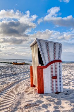 Plaj sandalyeleri sunrise sonra