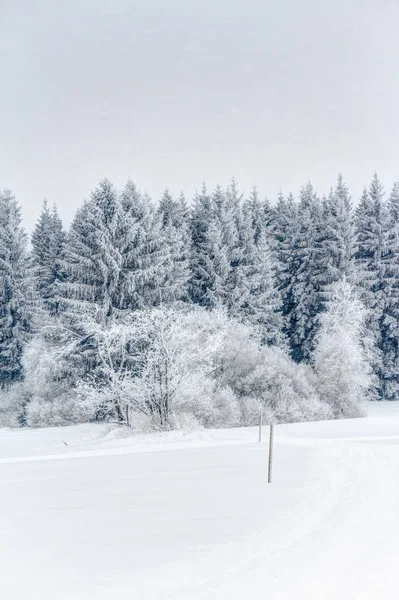Paisaje de montañas nevadas en las tierras altas — Foto de Stock
