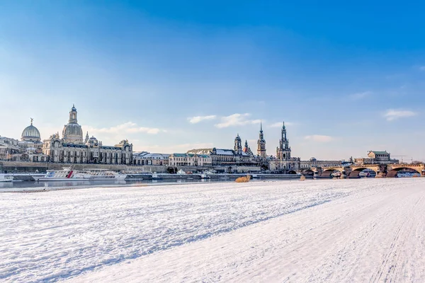 Cidade velha de Dresden no inverno — Fotografia de Stock