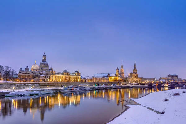 Escenario de Dresde en invierno — Foto de Stock