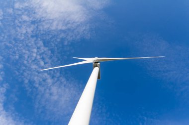 Rüzgar Türbini ile yenilenebilir enerji üretimi