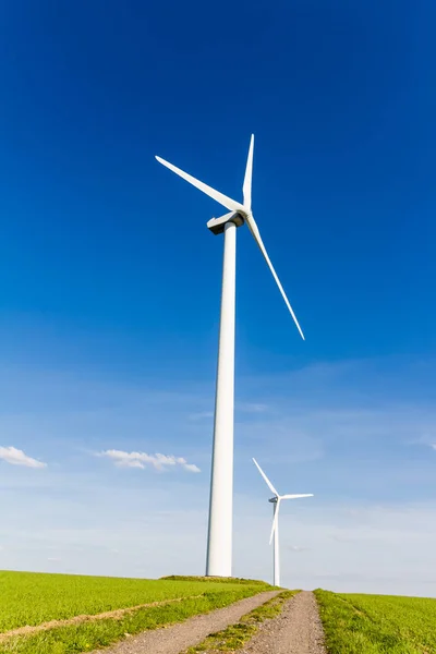 바람 터빈에 의해 신 재생 에너지 — 스톡 사진