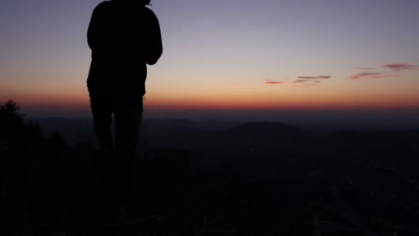 Professionele Bokser Heeft Training Top Van Heuvel Tijdens Prachtige Zonsondergang — Stockvideo