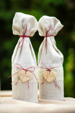 Dekor şişeler, iç düğün. Şenlikli .