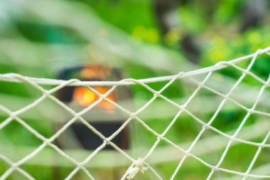 Bahçedeki hamak, rahatla. Yaz zamanı. Açık havada kitap