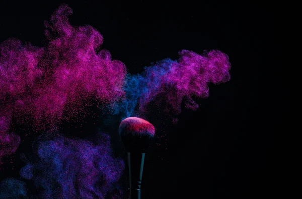 Escovas Cosméticas Uma Paleta Brilhante Explosão Colorida Sob Maquiagem Desing Fotos De Bancos De Imagens