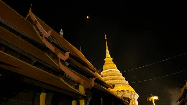 Loy Kratong Festival Wat Prathat Lampang Luang Bei Lampang Thailand — Stockfoto