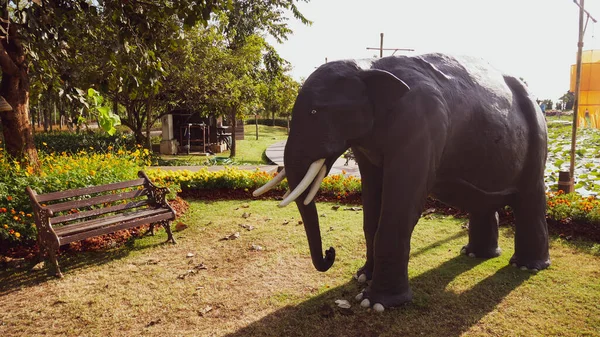 2017 Lampang Thailand November 2019 Elephant Statues Garden Park Relaxing — 스톡 사진