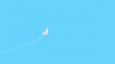 Kalp konseptiyle gökyüzünde uçan kağıt uçaklar. Hareket animasyonunu durdur. Origami kağıt uçak uçuşları siyah zemin üzerinde beyaz kağıt uçak. Yenilik kavramı. İş mektupları. El yapımı.