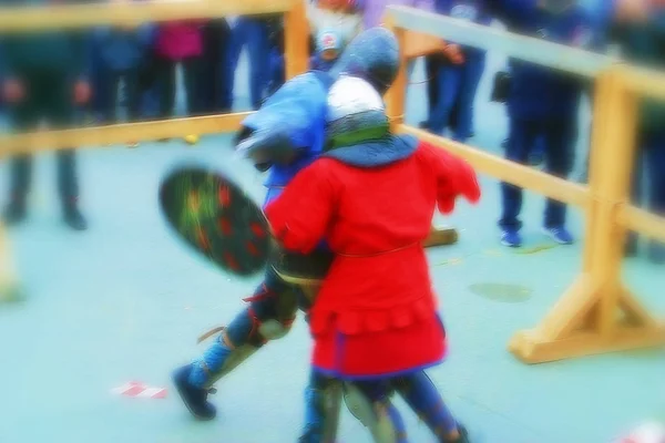 骑士锦标赛 Dnipro市 乌克兰 历史击剑比赛 两个竞争对手打架 — 图库照片