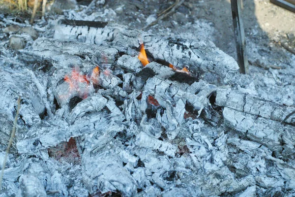 Пепел Каким Пламенем Остался После Пожара Приготовления Барбекю Жаркий Летний — стоковое фото