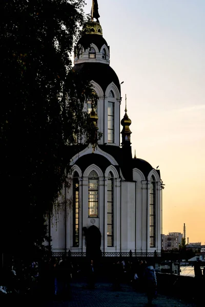 Ortodocx křesťanská církev ve městě Dnipro na Ukrajině. — Stock fotografie