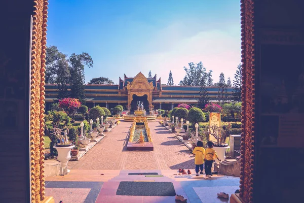 Gränd Ett Buddisttempel Och Statyer Bangkok City Thailand Fotot Taget — Stockfoto