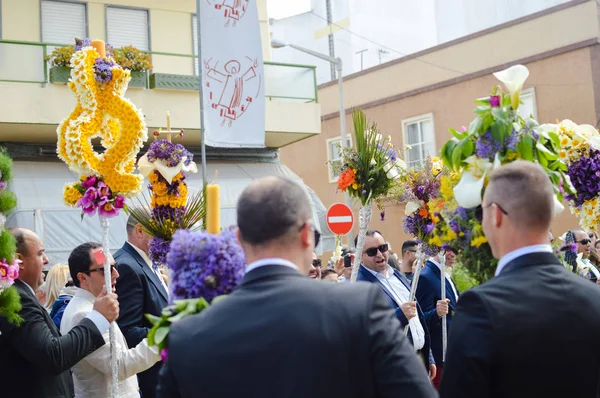 SAO BRAS DE ALPORTEL, PORTUGAL - 27 martie 2016: Procesiunea religioasă tradițională a Festivalului Florilor, în Duminica Paștelui — Fotografie, imagine de stoc