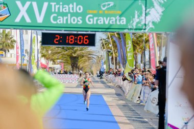 Portekiz, Avrupa - Nisan 2-3, 2016: Algarve Quarteira Etu triatlon Avrupa Kupası, güneşli açık arka plan