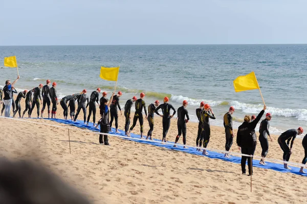 Portugal, Europa - April 2-3, 2016: Algarve Quarteira Etu Triathlon Europacup, zonnige buiten achtergrond — Stockfoto