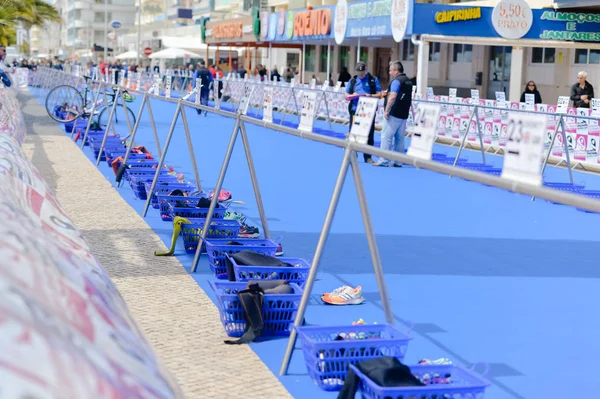 Portekiz, Avrupa - Nisan 2-3, 2016: Algarve Quarteira Etu triatlon Avrupa Kupası, güneşli açık arka plan — Stok fotoğraf