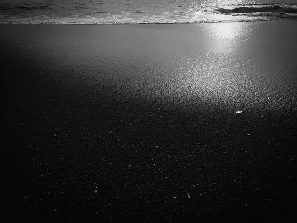 Nero Astratto Spiaggia Sabbia Naturale Primo Piano Sfondo Costa Vulcanica — Foto Stock