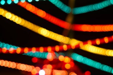 Renkli Işık Ampüller ve canlı yuvarlak bokeh ışıklar