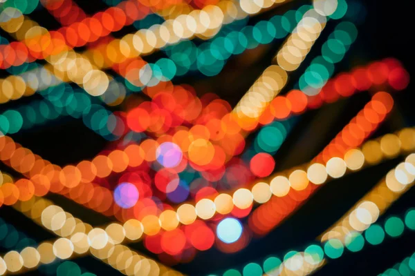 Красочные лампочки и яркие круглые боке огни — стоковое фото