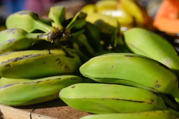 市場背景にバナナ — ストック写真