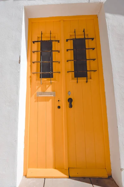 Vintage schönen eisernen Fenstergitter — Stockfoto