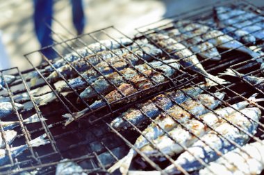 Barbekü, arka plan açık havada balık ızgara üzerinde Üstten Görünüm 