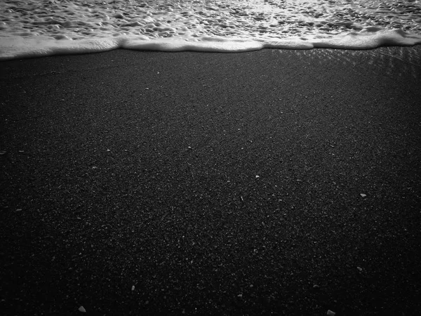 Espuma Marina Del Océano Blanco Fondo Playa Arena Volcánica Negra — Foto de Stock