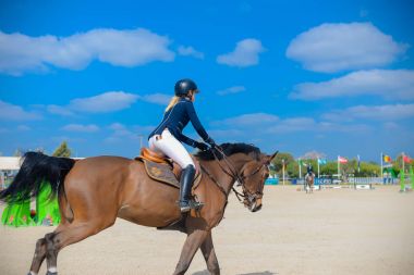 Vilamoura Atlantik tur, 26th Şubat 2017: Binici ve atlarını yarışmasında, binicilik merkezi Portekiz. Açık havada arka plan