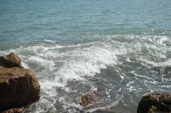 Sunny Panorámás Kilátás Nyílik Óceánra Sziklák Tengeri Természeti Szabadban Háttér — Stock Fotó