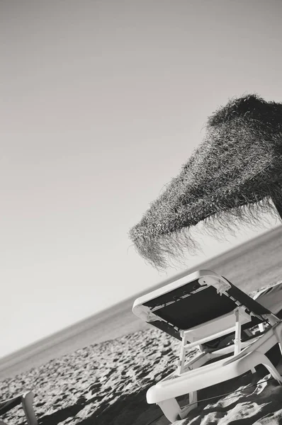 Пляж Парасолька Сонячний Відпочинку Відкритому Повітрі Краєвид Фон — стокове фото