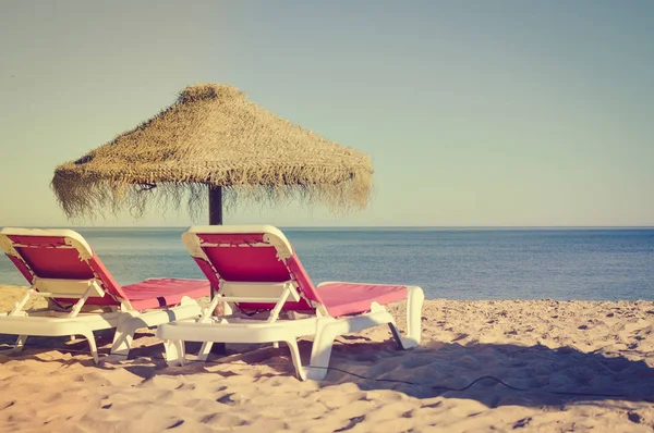 Plaży parasol słoneczny wakacje na zewnątrz tło — Zdjęcie stockowe