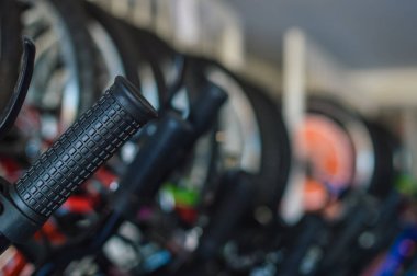 Modern bisiklet ayrıntı göster: room soyut raf arka plan üzerinde hareketlilik döngüsü aralığı yakın çekim